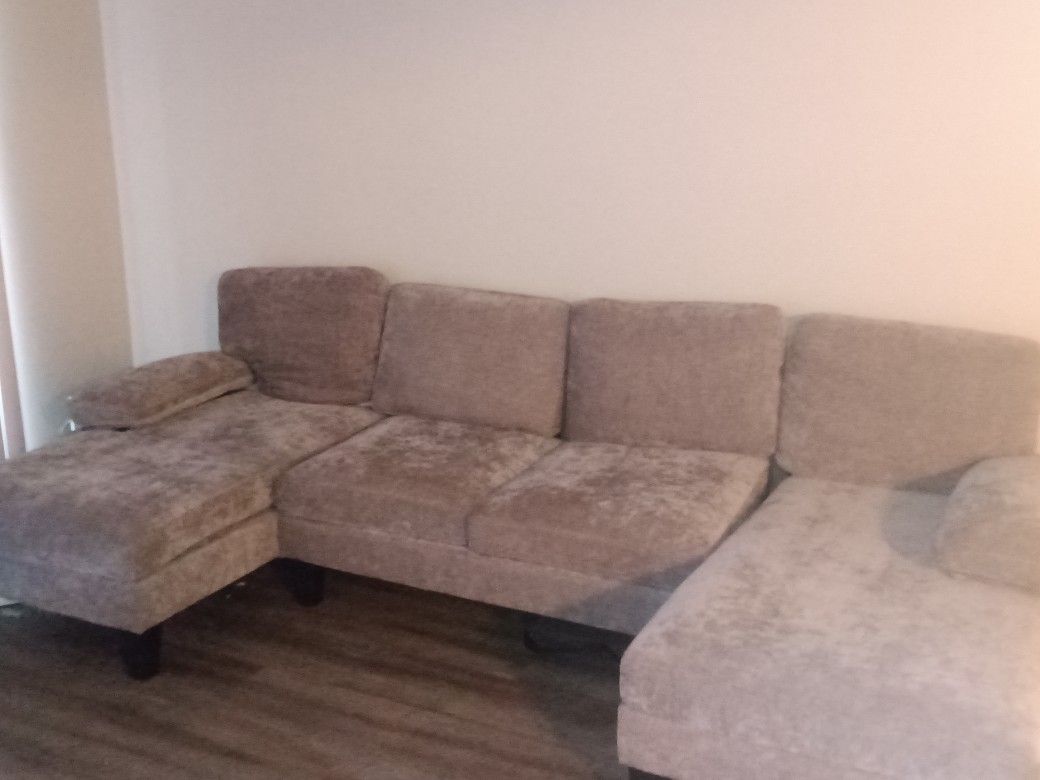 Couch Need Gone ASAP