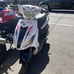200 Cc Gas Moped Scooter 