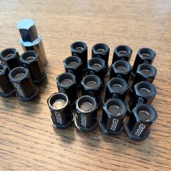 Rays Volk 7075 Aluminum Lug nuts Thread size / pitch: M14 x 1.5 * Hex socket size: 21 mm