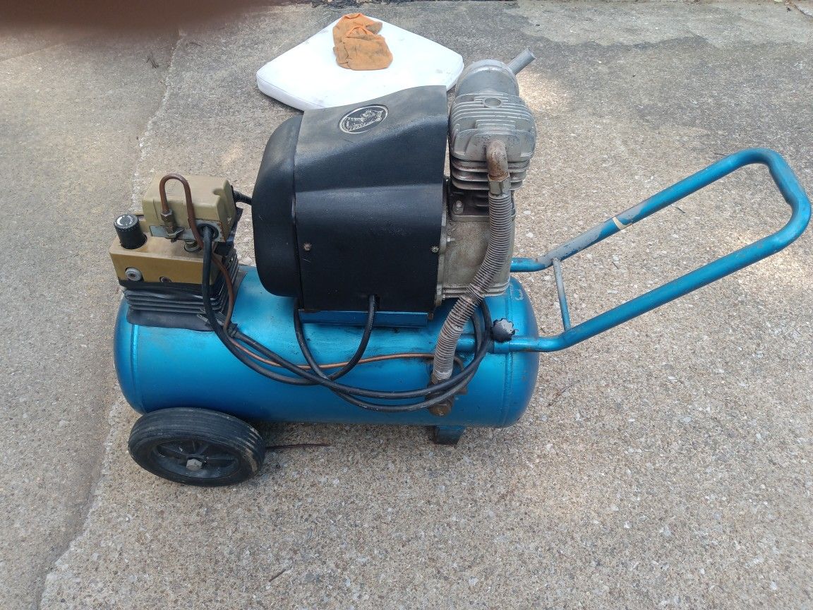 Puma 7.5 Gallon Air Compressor.