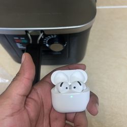 AirPods 4