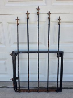 Vintage Metal Square Spiked Yard Garden Gate Rustic Patina Art
