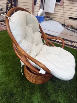 *Delivery Possible* Vintage Rattan Swivel Rocker Lounge Chair