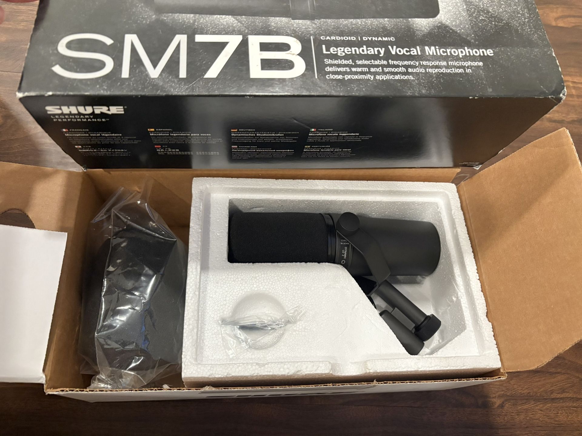 Real Shure SM7B Microphone (read description)
