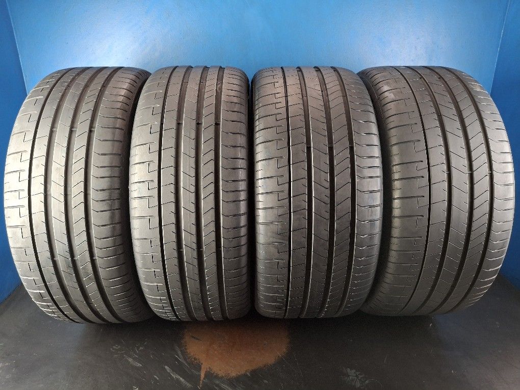 275 50 22 (2) - 315 35 22 (2) SET(4) (F6/2) PIRELLI P ZERO RUN FLAT 95% TREAD