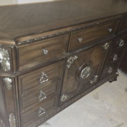 Gorgeous King Jade Ornate Wood Dresser - Like New 2021 Model! Comes With Mirror 