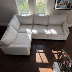 3 Pc Pottery Barn sectional Or Sofa In Mint Condition 