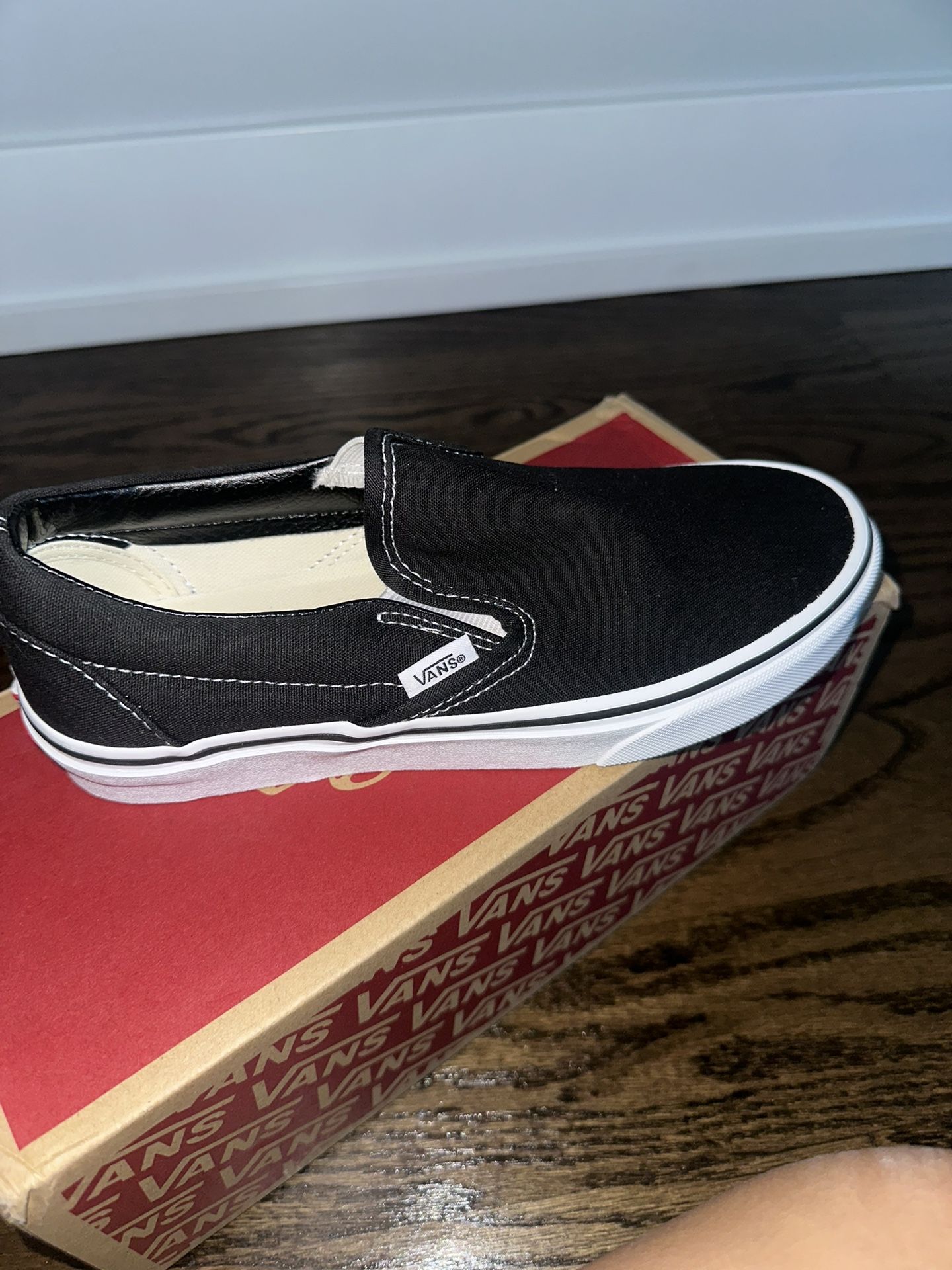 VANS SIZE 6 MEN SIZE 7.5 Women