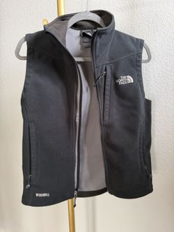 Women’s Medium North Face Vest