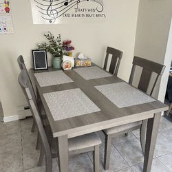 Kitchen Table With 4 Chairs