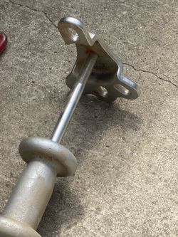 Rear axle puller