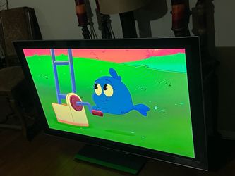 70 inches. Plasma tv has Roku. Working good