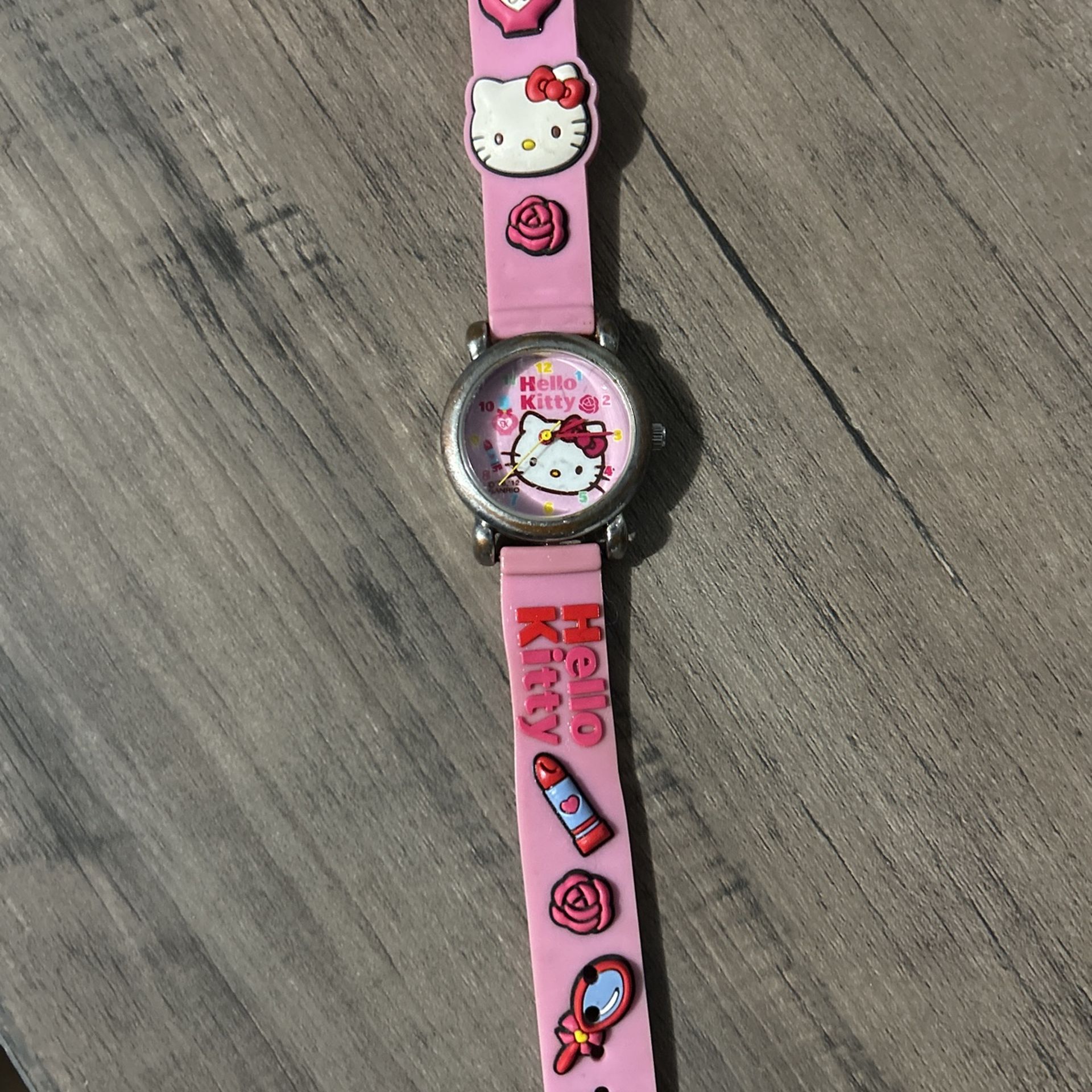 1976,2012 Hello Kitty watch