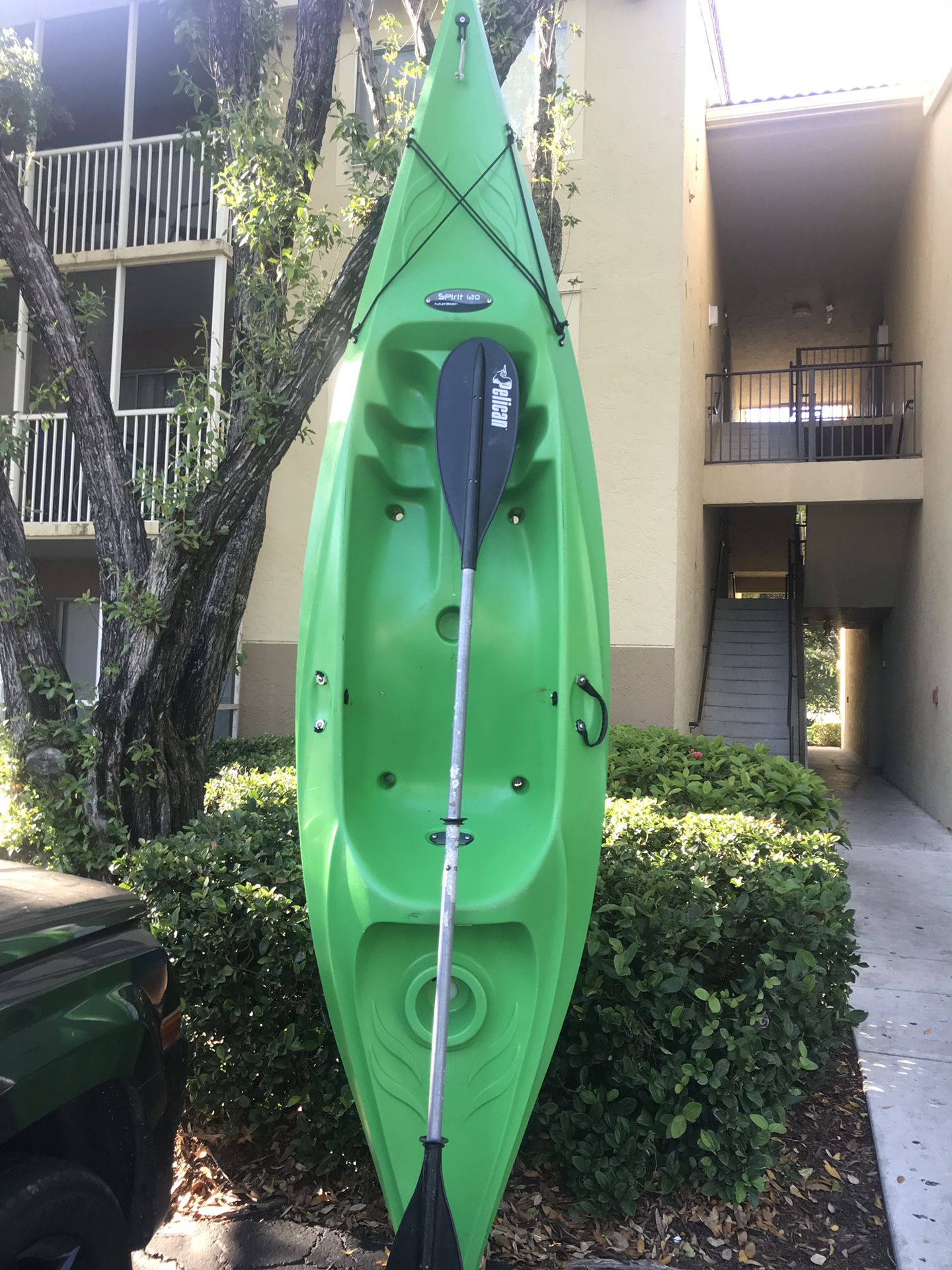 10ft kayak with paddle