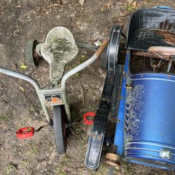 Old Pedal Car ‘ Need Restoration 