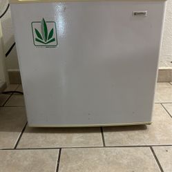 Kenmore Mini Fridge  