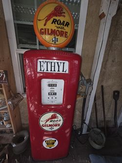 1940's Gilmore Gas Pump