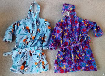 Hooded bathrobes, Child's XL $5 each