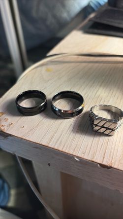 Men’s rings