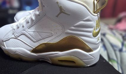 Jordan MVP

White Gum Light Brown Metallic Gold