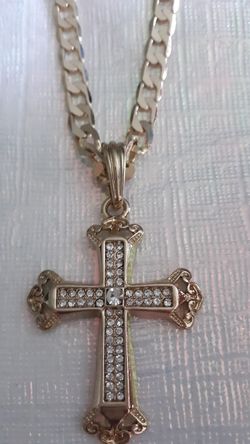 Cuban chain in gold plated 14K and coss with zirconia stone