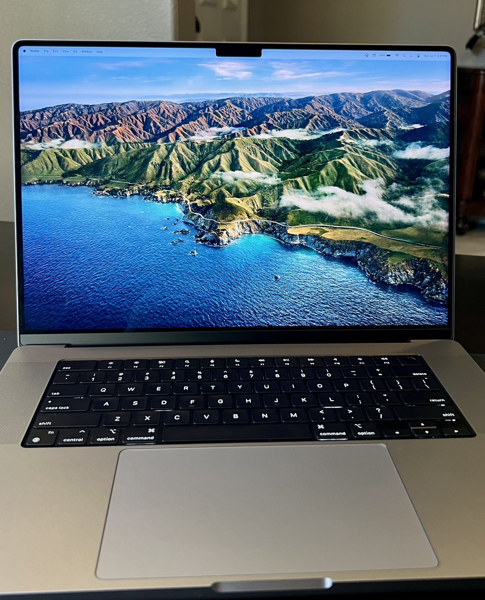 MacBook Pro 16" M2 (2023) M2 Pro 12-Core, 19- Core GPU • 16GB Unified Memory • 1TB