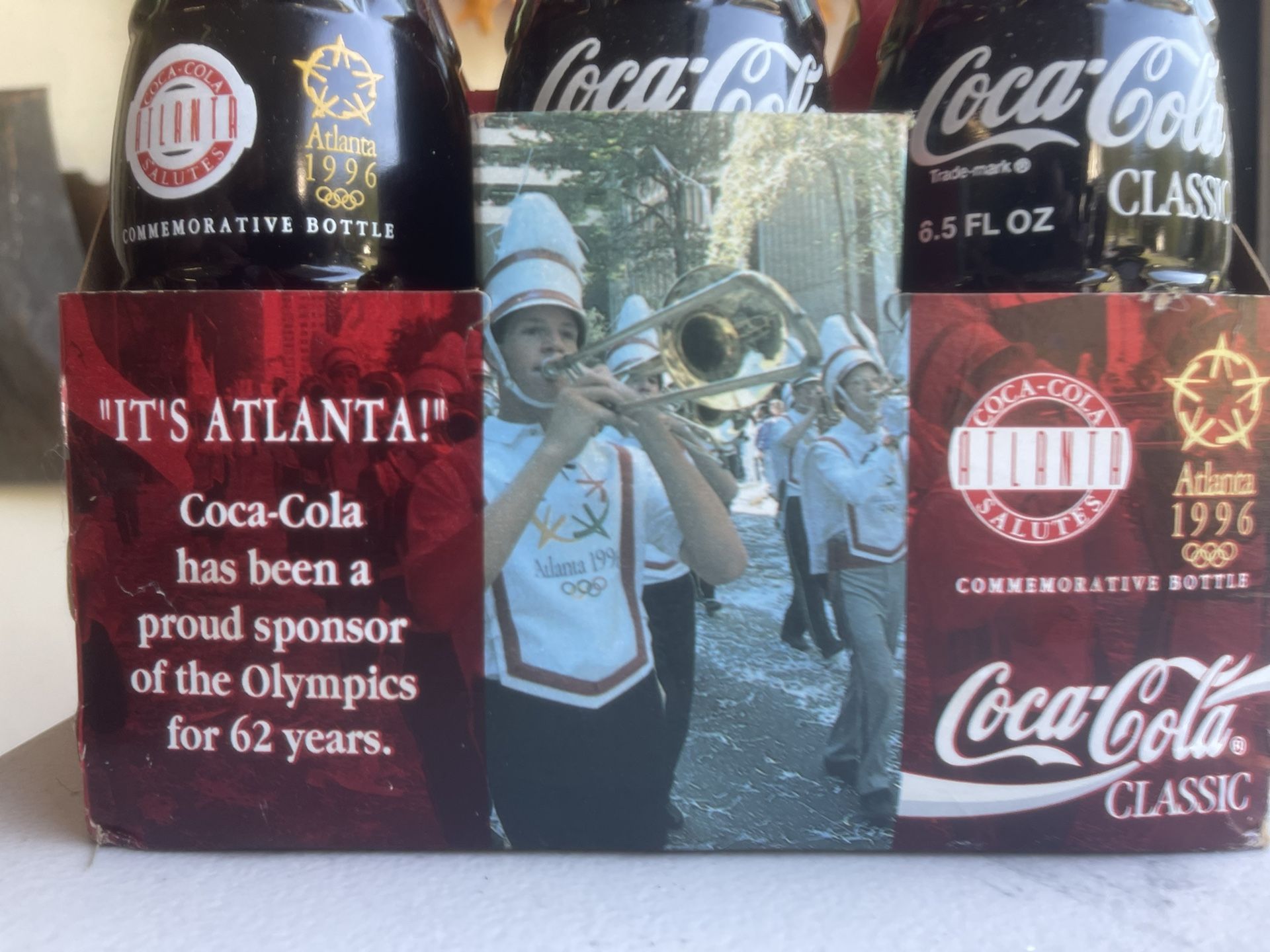 1996 ATLANTA OLYMPIC COCA-COLA CLASSIC 6.5 OZ BOTTLES SIX PACK MARCHING BAND BOX