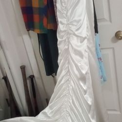 Wedding Dress Size 10 $300 Obo