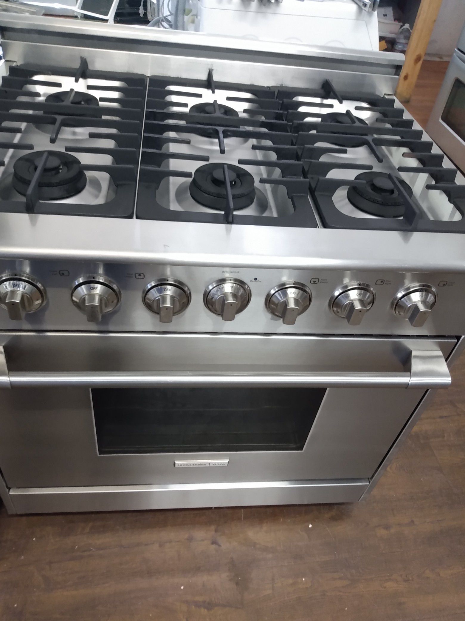 ELECTROLUX GAS STOVE STAINLESS STEEL 6 BURNERS 36"W