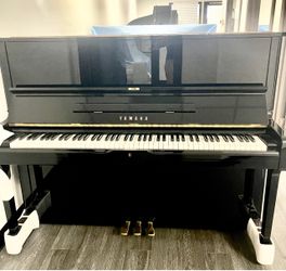 Like new condition Refurbished Yamaha U1M Upright Piano Free delivery and tuning