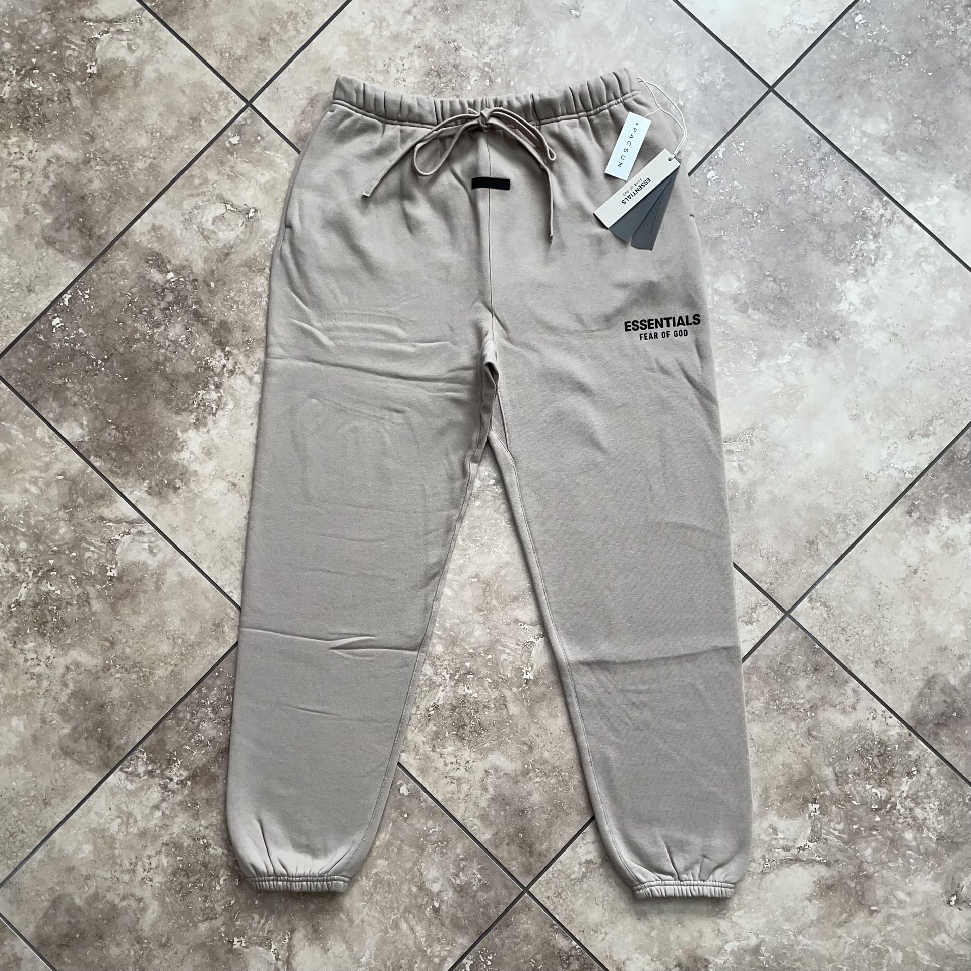 Fear of God Essentials Fleece Essential Sweatpant Desert Sand Size Medium