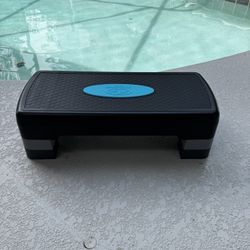 Athletic Works 3-Level Aerobic Step Deck , Adjustable to 4"-6"-8" Heights, Black/Gray/Blue