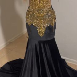 Size 2- Black And Gold Prom Gown