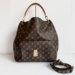 𝐋𝐨𝐮𝐢𝐬 𝐕𝐮𝐢𝐭𝐭𝐨𝐧 𝐌𝐨𝐧𝐨𝐠𝐫𝐚𝐦 𝐌𝐞𝐭𝐢𝐬 𝐇𝐨𝐛𝐨 𝐁𝐚𝐠