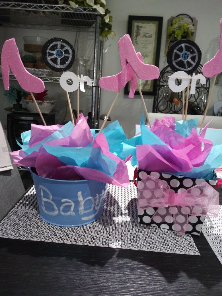 Gender reveal decorations