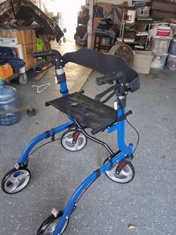 ADULT FOUR WALKER/ SEAT