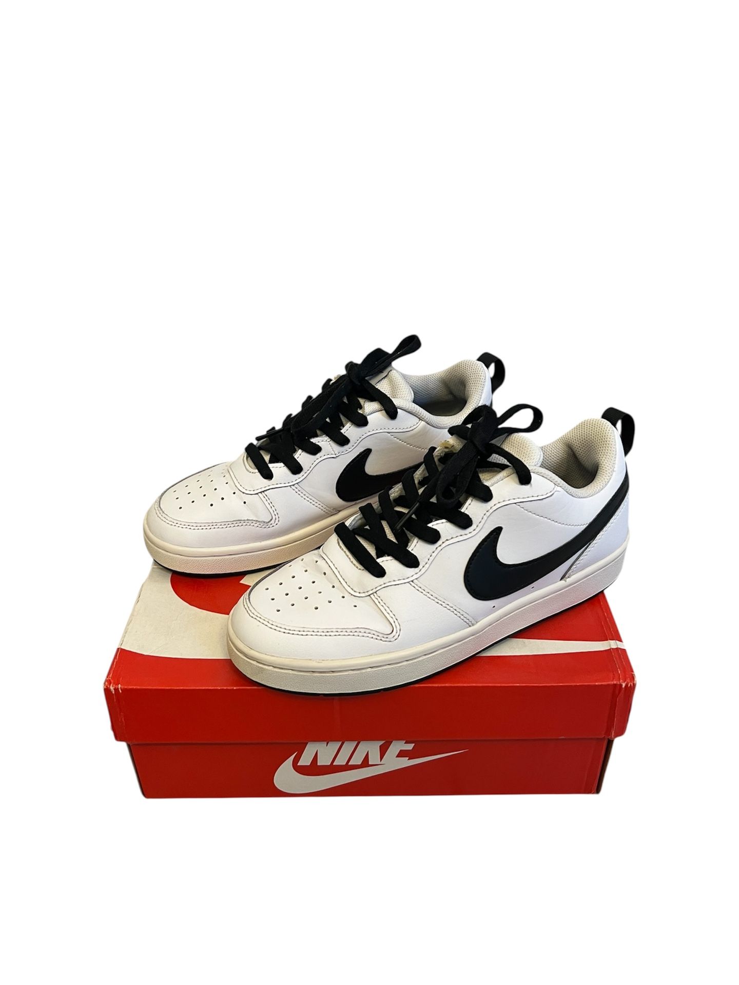 Nike White and Black Low-Top Court Borough Sneakers, Size 6.5