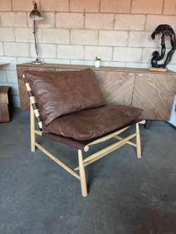 Accent lounge chair ( can deliver for $10 )