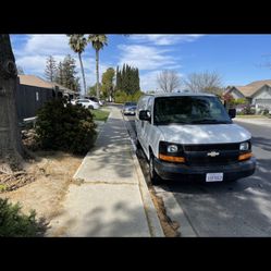 Cheverolet Express Van 2500