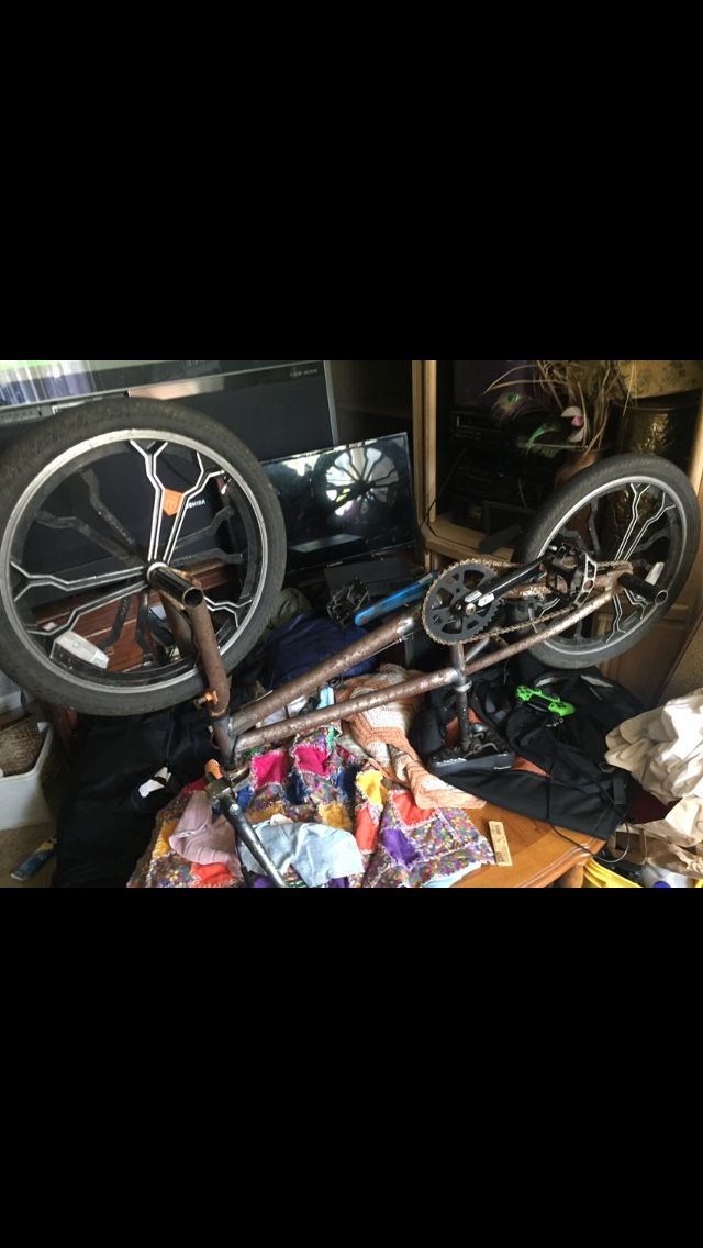 Bmx bike with pegs and unique wheels selling asap