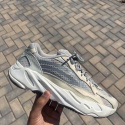 Yeezy Adidas Boost 700 Cream 2021