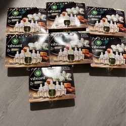Air Wick Vibrant Plug in Scented Oil Refill, 5ct, Vanilla & Warm Caramel, Air Freshener, Essential Oils