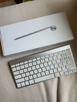 Apple Magic Keyboard (battery powered, Bluetooth)