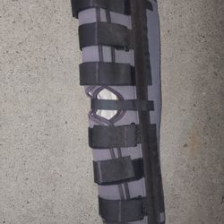 Knee/Leg Brace To Keep The Leg Straight