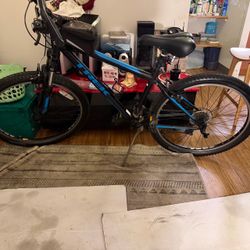 Trek 820 Mountain Bike 26” Shimano Suspension Fork
