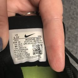 Nike Black On Black STAR RUNNERS. Size 6 1/2 Youth