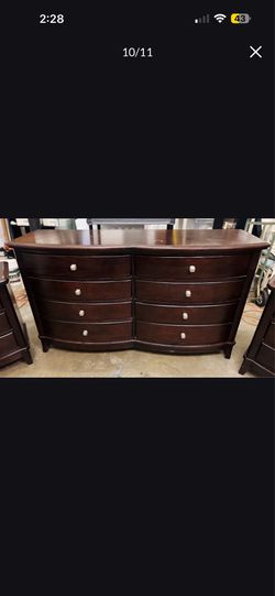 Dresser