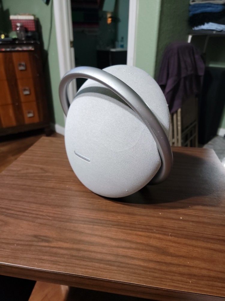 Harman Kardon Onyx Studio 7 Bluetooth Speaker 