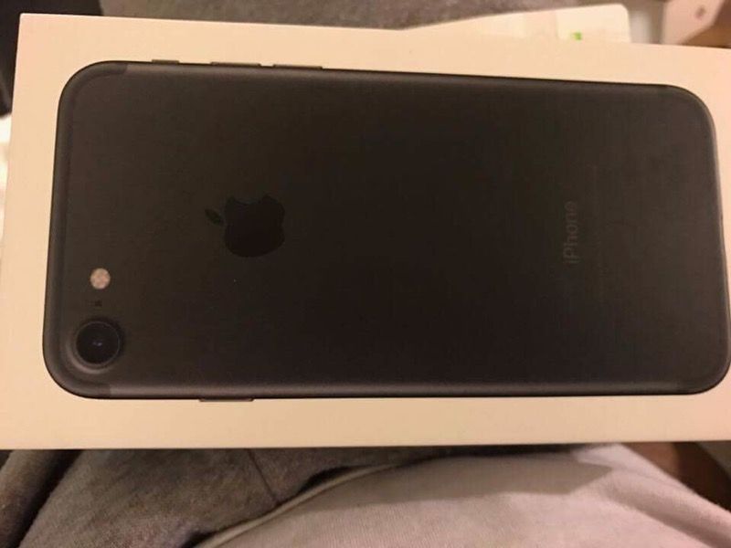 iPhone 7 32 gb blk