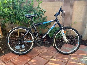 Diamondback Outlook 26” Mountain Bike | Shimano Gears | Excellent Condition | Ready To Ride